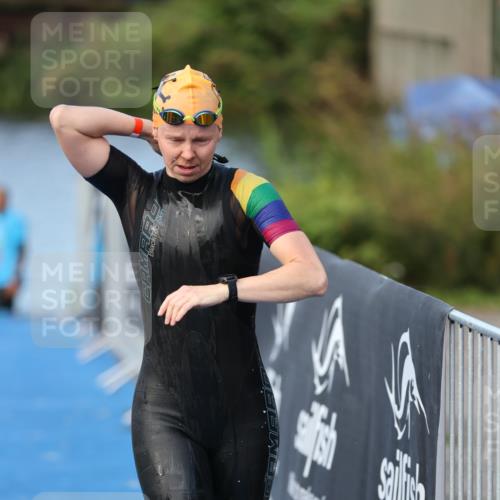 25.08.2024 - Elbe Triathlon Hamburg H.Heesch http://msf.ph/oto/6846229 25.08.2024 08:49:00 Schwimmen 133, 143, 170, 177 meine-sportfotos.de