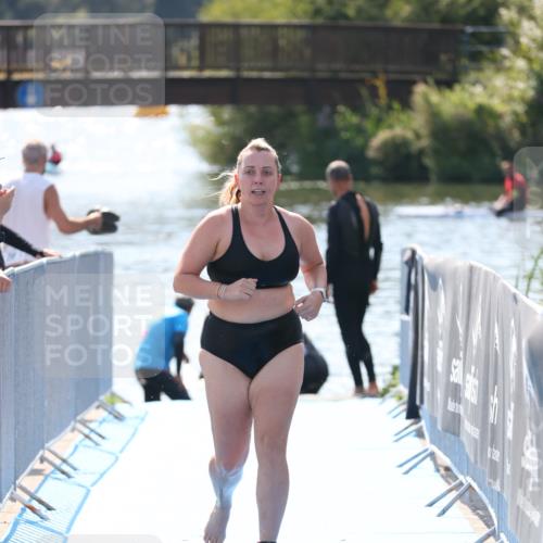 25.08.2024 - Elbe Triathlon Hamburg H.Heesch http://msf.ph/oto/6846232 25.08.2024 14:46:14 Schwimmen  meine-sportfotos.de
