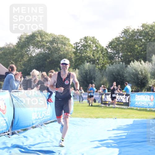25.08.2024 - Elbe Triathlon Hamburg H.Heesch http://msf.ph/oto/6846236 25.08.2024 10:38:55 Ziel 179, 316 meine-sportfotos.de