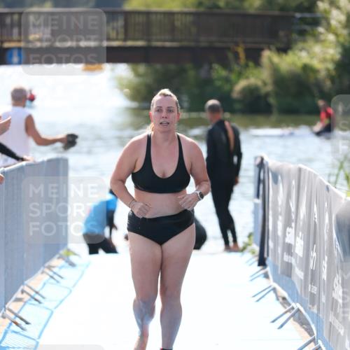 25.08.2024 - Elbe Triathlon Hamburg H.Heesch http://msf.ph/oto/6846240 25.08.2024 14:46:14 Schwimmen  meine-sportfotos.de
