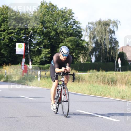 25.08.2024 - Elbe Triathlon Hamburg Fuchs,  Jonas http://msf.ph/oto/6846241 25.08.2024 09:49:25 Radfahren 298, 501, 234, 258, 1851, 307 meine-sportfotos.de