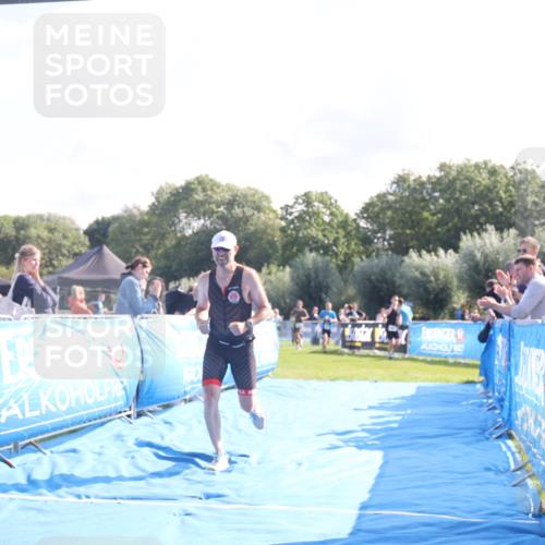 25.08.2024 - Elbe Triathlon Hamburg H.Heesch http://msf.ph/oto/6846244 25.08.2024 10:38:56 Ziel 179, 316 meine-sportfotos.de