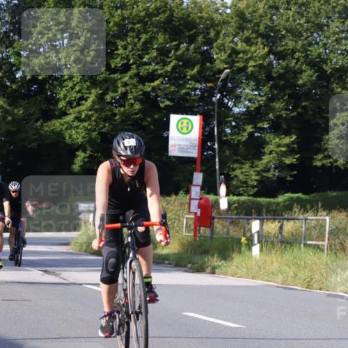 25.08.2024 - Elbe Triathlon Hamburg Fuchs,  Jonas http://msf.ph/oto/6846256 25.08.2024 09:49:26 Radfahren 298, 501, 234, 258, 1851, 307 meine-sportfotos.de