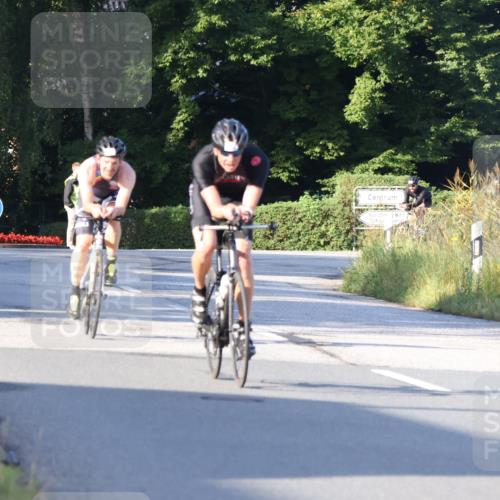25.08.2024 - Elbe Triathlon Hamburg Fuchs,  Jonas http://msf.ph/oto/6846261 25.08.2024 09:07:54 Radfahren 188, 197, 81, 294, 92 meine-sportfotos.de