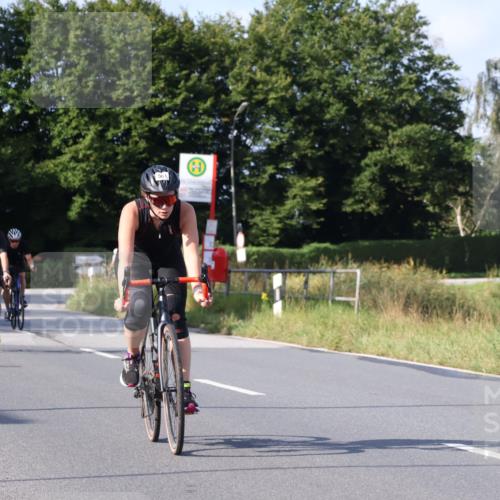 25.08.2024 - Elbe Triathlon Hamburg Fuchs,  Jonas http://msf.ph/oto/6846262 25.08.2024 09:49:26 Radfahren 298, 501, 234, 258, 1851, 307 meine-sportfotos.de