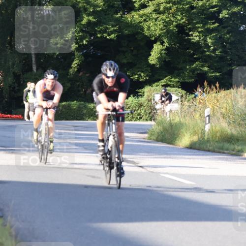 25.08.2024 - Elbe Triathlon Hamburg Fuchs,  Jonas http://msf.ph/oto/6846266 25.08.2024 09:07:55 Radfahren 197, 81, 294, 92, 169 meine-sportfotos.de