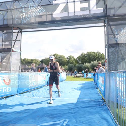 25.08.2024 - Elbe Triathlon Hamburg H.Heesch http://msf.ph/oto/6846267 25.08.2024 10:38:56 Ziel 179, 316 meine-sportfotos.de