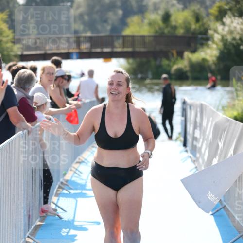 25.08.2024 - Elbe Triathlon Hamburg H.Heesch http://msf.ph/oto/6846270 25.08.2024 14:46:17 Schwimmen  meine-sportfotos.de