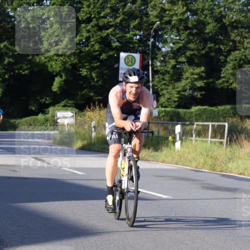 25.08.2024 - Elbe Triathlon Hamburg Fuchs,  Jonas http://msf.ph/oto/6846280 25.08.2024 09:07:56 Radfahren 197, 81, 294, 92, 169 meine-sportfotos.de