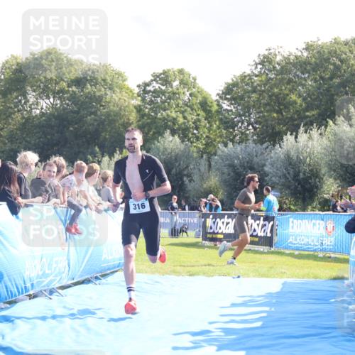 25.08.2024 - Elbe Triathlon Hamburg H.Heesch http://msf.ph/oto/6846290 25.08.2024 10:39:00 Ziel 179, 316 meine-sportfotos.de