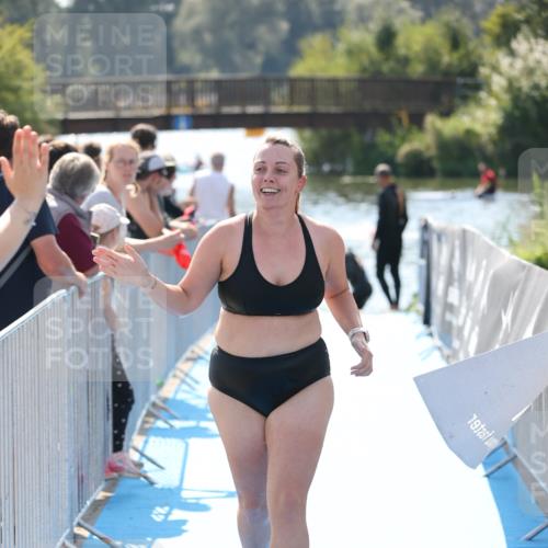 25.08.2024 - Elbe Triathlon Hamburg H.Heesch http://msf.ph/oto/6846293 25.08.2024 14:46:17 Schwimmen  meine-sportfotos.de