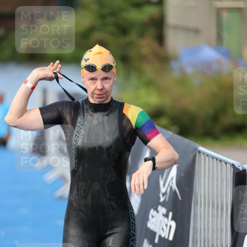 25.08.2024 - Elbe Triathlon Hamburg H.Heesch http://msf.ph/oto/6846300 25.08.2024 08:49:00 Schwimmen 133, 143, 170, 177 meine-sportfotos.de