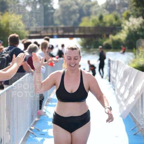 25.08.2024 - Elbe Triathlon Hamburg H.Heesch http://msf.ph/oto/6846311 25.08.2024 14:46:18 Schwimmen  meine-sportfotos.de