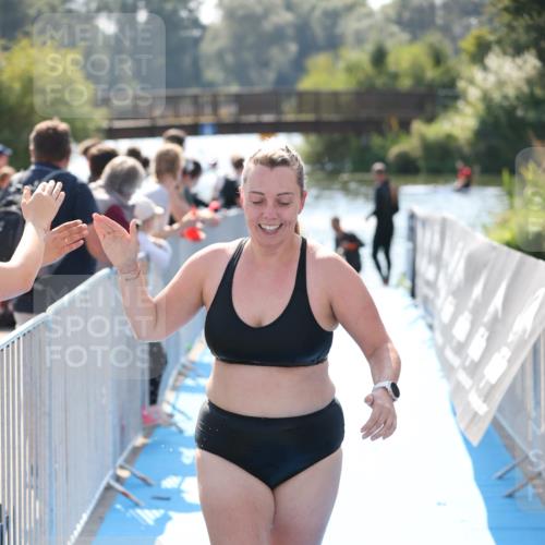 25.08.2024 - Elbe Triathlon Hamburg H.Heesch http://msf.ph/oto/6846320 25.08.2024 14:46:18 Schwimmen  meine-sportfotos.de