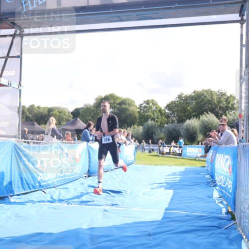 25.08.2024 - Elbe Triathlon Hamburg H.Heesch http://msf.ph/oto/6846322 25.08.2024 10:39:01 Ziel 179, 316 meine-sportfotos.de