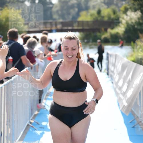 25.08.2024 - Elbe Triathlon Hamburg H.Heesch http://msf.ph/oto/6846337 25.08.2024 14:46:18 Schwimmen  meine-sportfotos.de