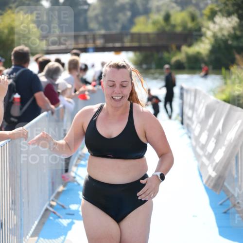 25.08.2024 - Elbe Triathlon Hamburg H.Heesch http://msf.ph/oto/6846342 25.08.2024 14:46:18 Schwimmen  meine-sportfotos.de