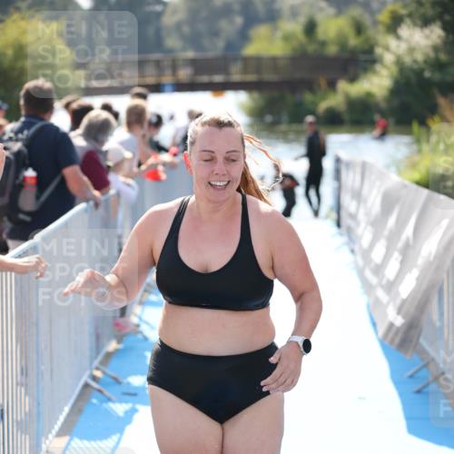 25.08.2024 - Elbe Triathlon Hamburg H.Heesch http://msf.ph/oto/6846345 25.08.2024 14:46:18 Schwimmen  meine-sportfotos.de