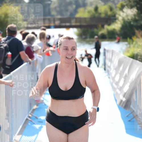 25.08.2024 - Elbe Triathlon Hamburg H.Heesch http://msf.ph/oto/6846352 25.08.2024 14:46:18 Schwimmen  meine-sportfotos.de