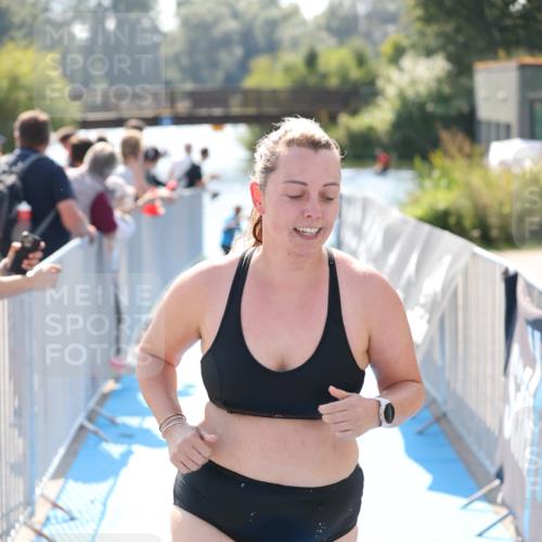 25.08.2024 - Elbe Triathlon Hamburg H.Heesch http://msf.ph/oto/6846363 25.08.2024 14:46:19 Schwimmen  meine-sportfotos.de