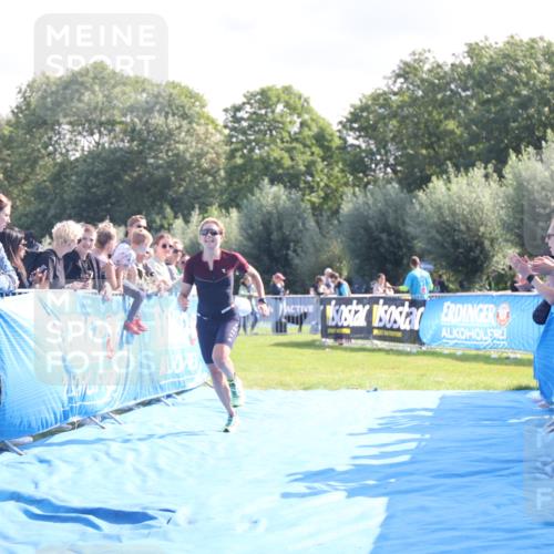 25.08.2024 - Elbe Triathlon Hamburg H.Heesch http://msf.ph/oto/6846368 25.08.2024 10:39:19 Ziel 120 meine-sportfotos.de