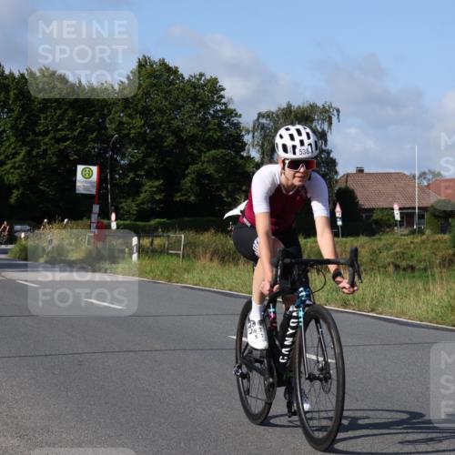 25.08.2024 - Elbe Triathlon Hamburg Fuchs,  Jonas http://msf.ph/oto/6846375 25.08.2024 09:49:36 Radfahren 307, 538, 445 meine-sportfotos.de