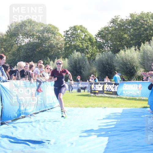 25.08.2024 - Elbe Triathlon Hamburg H.Heesch http://msf.ph/oto/6846376 25.08.2024 10:39:19 Ziel 120 meine-sportfotos.de