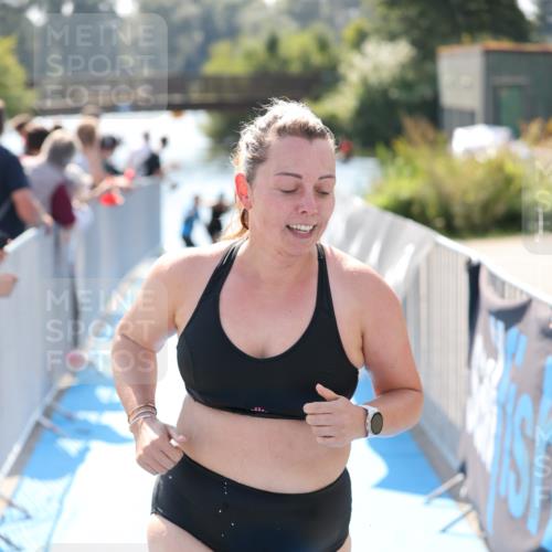 25.08.2024 - Elbe Triathlon Hamburg H.Heesch http://msf.ph/oto/6846378 25.08.2024 14:46:19 Schwimmen  meine-sportfotos.de