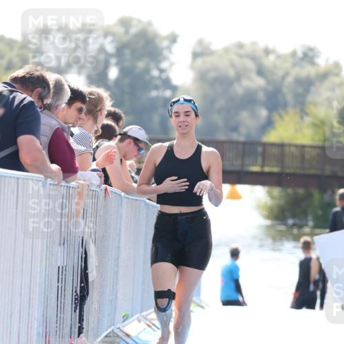 25.08.2024 - Elbe Triathlon Hamburg H.Heesch http://msf.ph/oto/6846393 25.08.2024 14:46:28 Schwimmen  meine-sportfotos.de