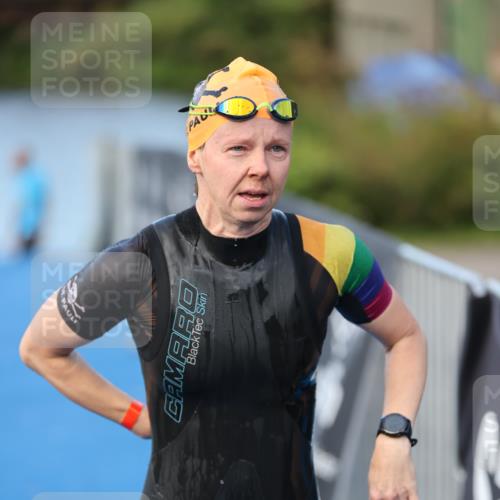 25.08.2024 - Elbe Triathlon Hamburg H.Heesch http://msf.ph/oto/6846400 25.08.2024 08:49:01 Schwimmen 133, 143, 170, 177 meine-sportfotos.de