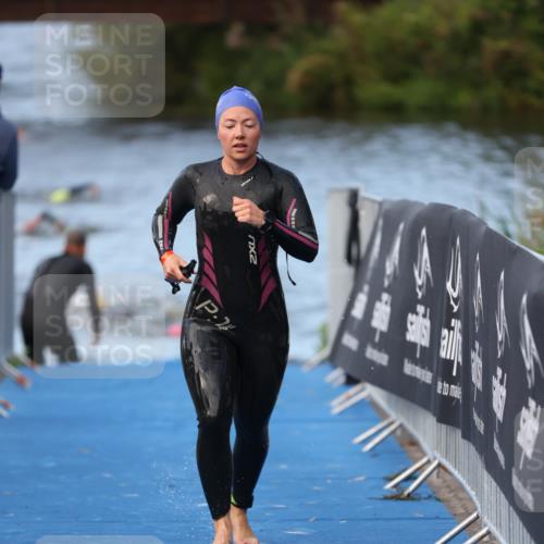 25.08.2024 - Elbe Triathlon Hamburg H.Heesch http://msf.ph/oto/6846410 25.08.2024 08:49:48 Schwimmen 108 meine-sportfotos.de