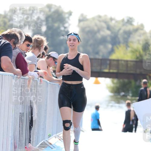 25.08.2024 - Elbe Triathlon Hamburg H.Heesch http://msf.ph/oto/6846411 25.08.2024 14:46:28 Schwimmen  meine-sportfotos.de