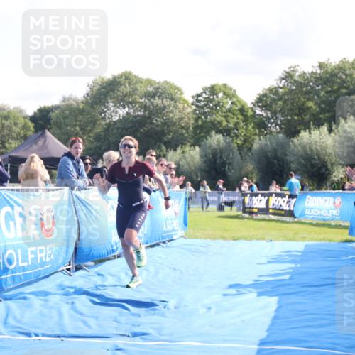 25.08.2024 - Elbe Triathlon Hamburg H.Heesch http://msf.ph/oto/6846414 25.08.2024 10:39:19 Ziel 120 meine-sportfotos.de