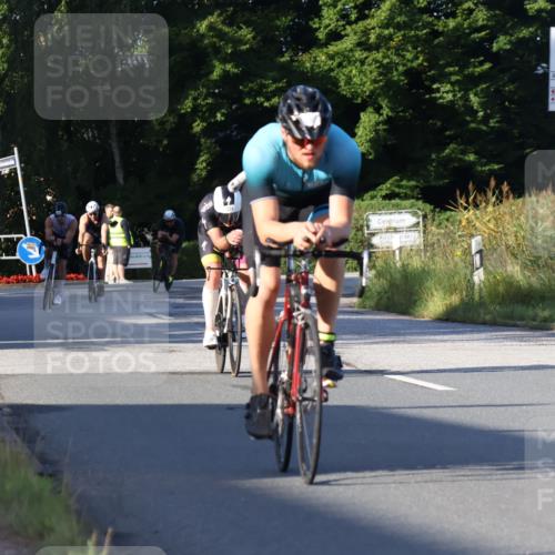 25.08.2024 - Elbe Triathlon Hamburg Fuchs,  Jonas http://msf.ph/oto/6846418 25.08.2024 09:08:10 Radfahren 34, 167, 274, 204, 275 meine-sportfotos.de