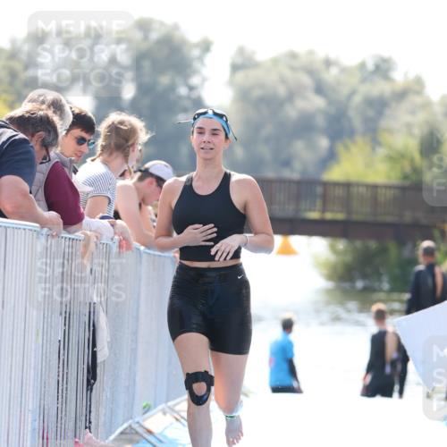 25.08.2024 - Elbe Triathlon Hamburg H.Heesch http://msf.ph/oto/6846421 25.08.2024 14:46:28 Schwimmen  meine-sportfotos.de