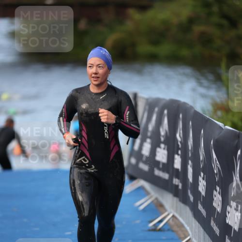 25.08.2024 - Elbe Triathlon Hamburg H.Heesch http://msf.ph/oto/6846436 25.08.2024 08:49:48 Schwimmen 108 meine-sportfotos.de
