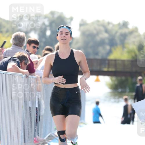 25.08.2024 - Elbe Triathlon Hamburg H.Heesch http://msf.ph/oto/6846438 25.08.2024 14:46:29 Schwimmen  meine-sportfotos.de