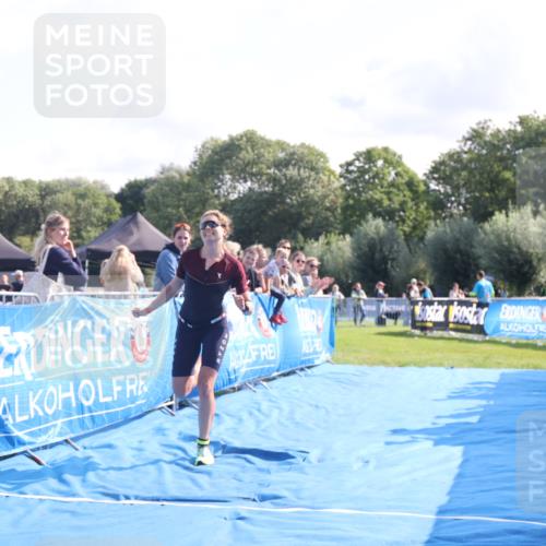 25.08.2024 - Elbe Triathlon Hamburg H.Heesch http://msf.ph/oto/6846439 25.08.2024 10:39:19 Ziel 120 meine-sportfotos.de