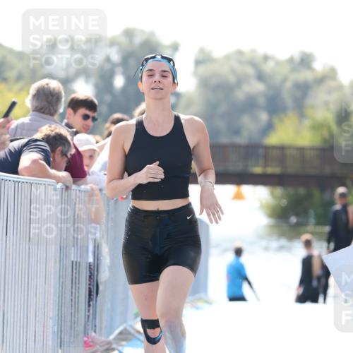 25.08.2024 - Elbe Triathlon Hamburg H.Heesch http://msf.ph/oto/6846442 25.08.2024 14:46:29 Schwimmen  meine-sportfotos.de