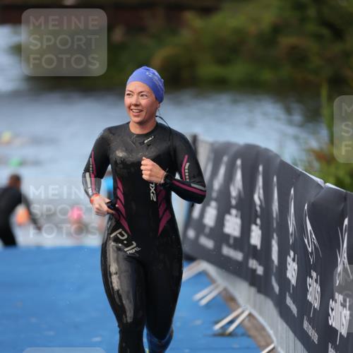 25.08.2024 - Elbe Triathlon Hamburg H.Heesch http://msf.ph/oto/6846448 25.08.2024 08:49:48 Schwimmen 108 meine-sportfotos.de
