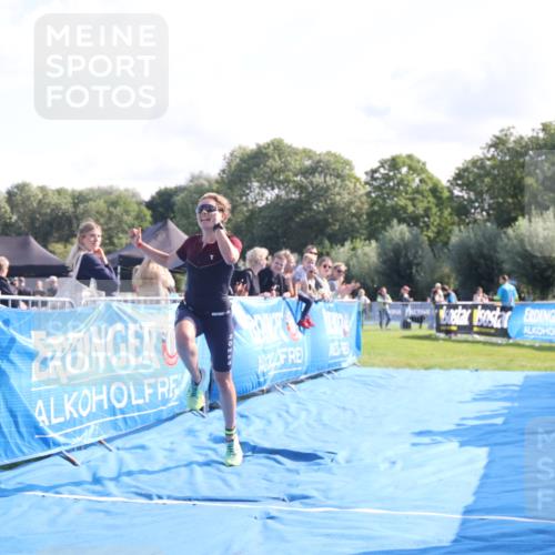 25.08.2024 - Elbe Triathlon Hamburg H.Heesch http://msf.ph/oto/6846449 25.08.2024 10:39:19 Ziel 120 meine-sportfotos.de