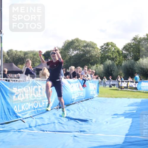25.08.2024 - Elbe Triathlon Hamburg H.Heesch http://msf.ph/oto/6846453 25.08.2024 10:39:19 Ziel 120 meine-sportfotos.de