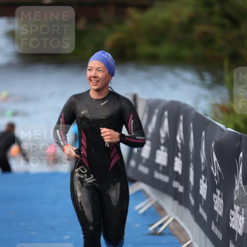 25.08.2024 - Elbe Triathlon Hamburg H.Heesch http://msf.ph/oto/6846456 25.08.2024 08:49:48 Schwimmen 108 meine-sportfotos.de
