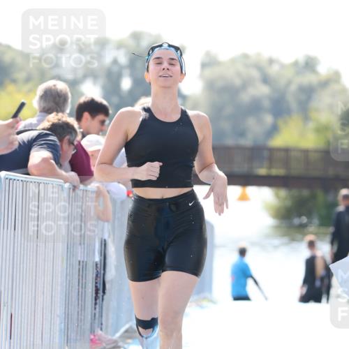 25.08.2024 - Elbe Triathlon Hamburg H.Heesch http://msf.ph/oto/6846461 25.08.2024 14:46:29 Schwimmen  meine-sportfotos.de