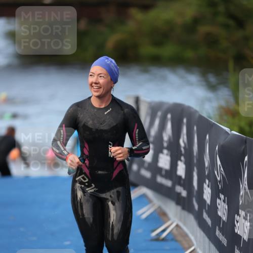 25.08.2024 - Elbe Triathlon Hamburg H.Heesch http://msf.ph/oto/6846462 25.08.2024 08:49:48 Schwimmen 108 meine-sportfotos.de