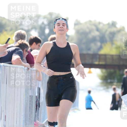 25.08.2024 - Elbe Triathlon Hamburg H.Heesch http://msf.ph/oto/6846466 25.08.2024 14:46:29 Schwimmen  meine-sportfotos.de