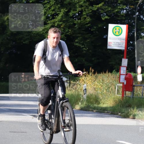 25.08.2024 - Elbe Triathlon Hamburg Fuchs,  Jonas http://msf.ph/oto/6846478 25.08.2024 09:49:47 Radfahren 445, 275, 509, 241, 263, 144, 357, 209 meine-sportfotos.de