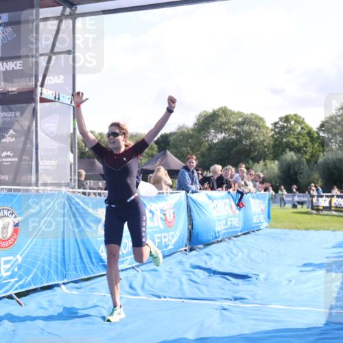 25.08.2024 - Elbe Triathlon Hamburg H.Heesch http://msf.ph/oto/6846485 25.08.2024 10:39:20 Ziel 120 meine-sportfotos.de