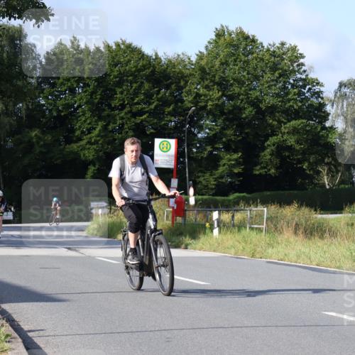 25.08.2024 - Elbe Triathlon Hamburg Fuchs,  Jonas http://msf.ph/oto/6846488 25.08.2024 09:49:47 Radfahren 445, 275, 509, 241, 263, 144, 357, 209 meine-sportfotos.de