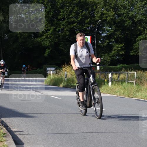 25.08.2024 - Elbe Triathlon Hamburg Fuchs,  Jonas http://msf.ph/oto/6846492 25.08.2024 09:49:47 Radfahren 445, 275, 509, 241, 263, 144, 357, 209 meine-sportfotos.de